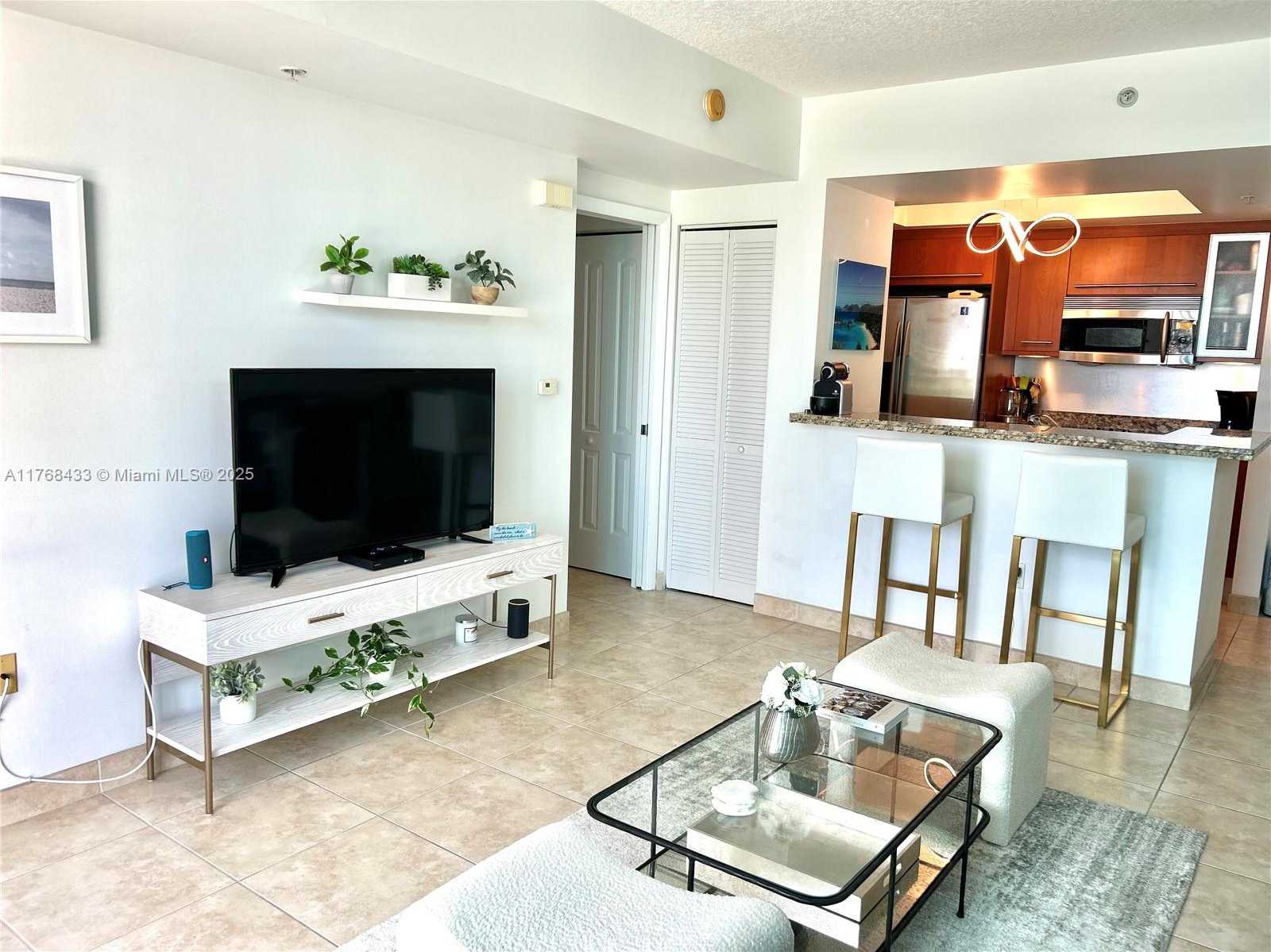 Small Image of 110 WASHINGTON AVE #1611, Miami Beach Number 6