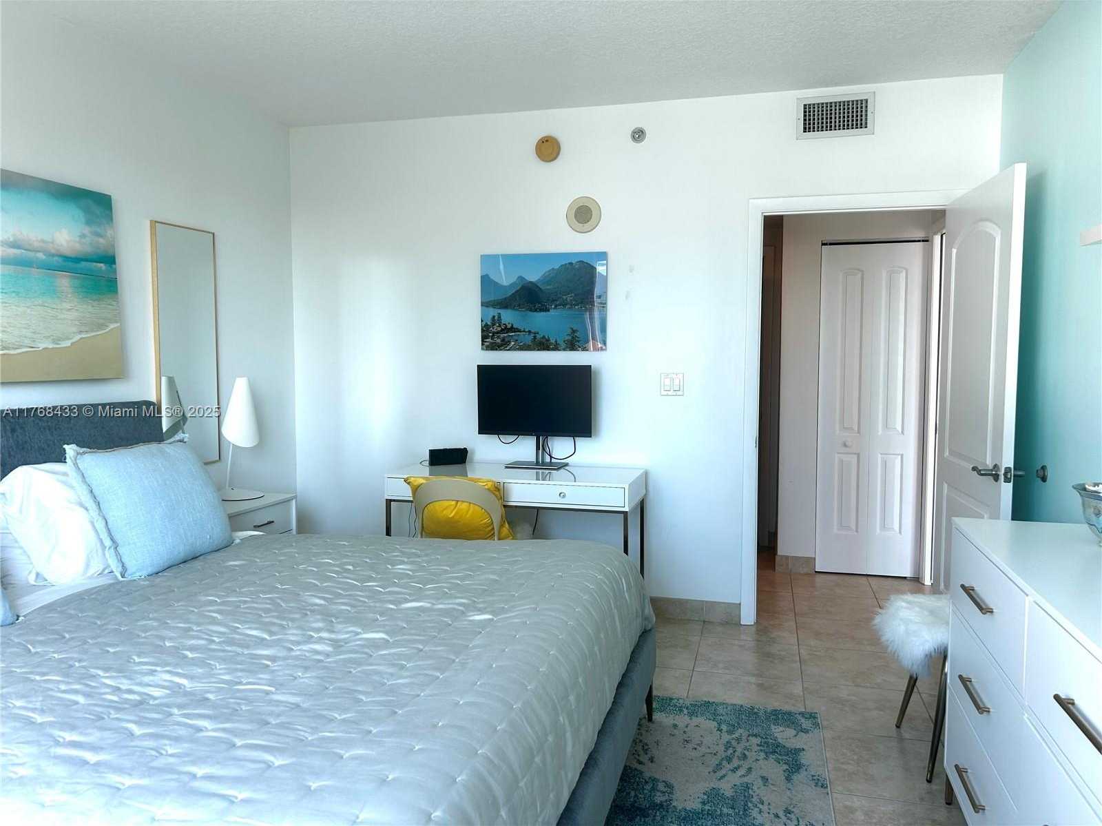 Small Image of 110 WASHINGTON AVE #1611, Miami Beach Number 9