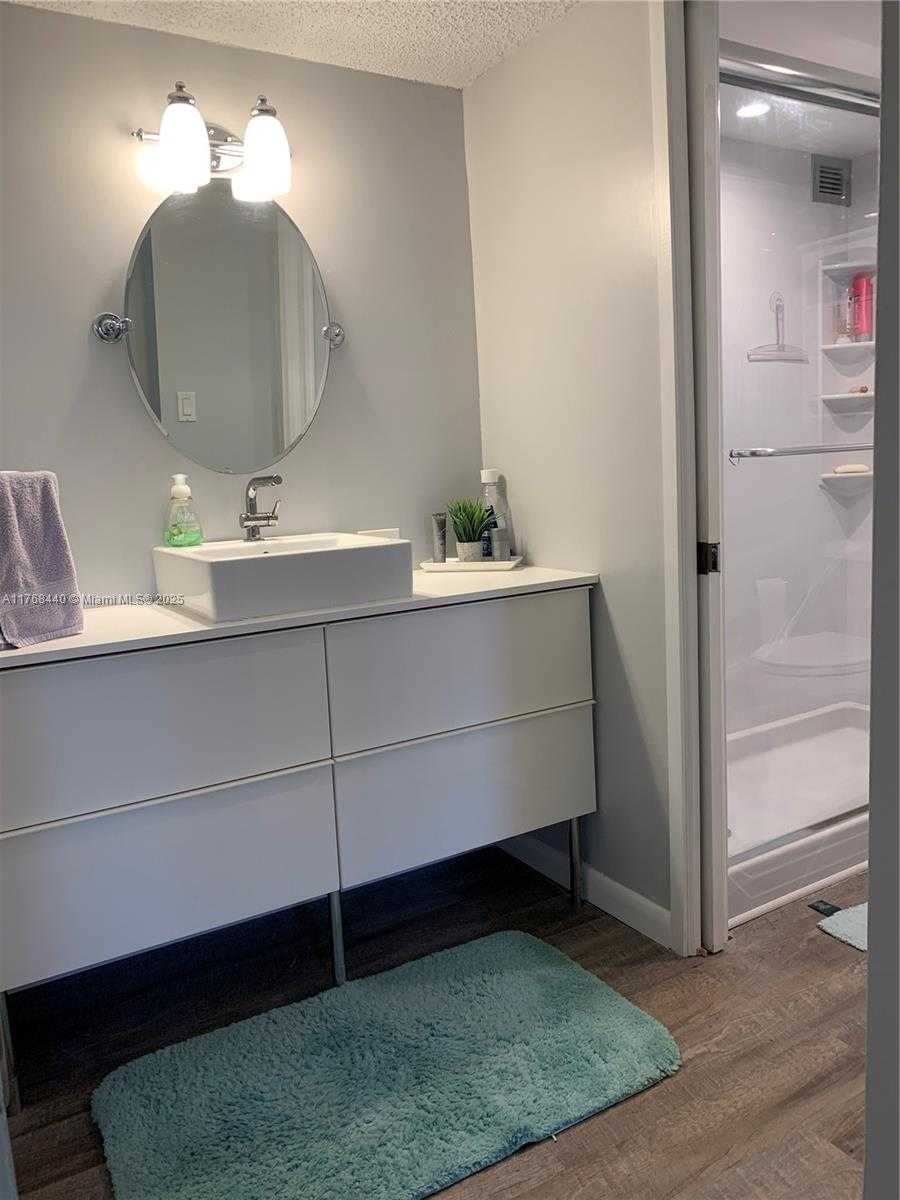 Small Image of 16919 NORTH BAY RD #307, Sunny Isles Beach Number 13