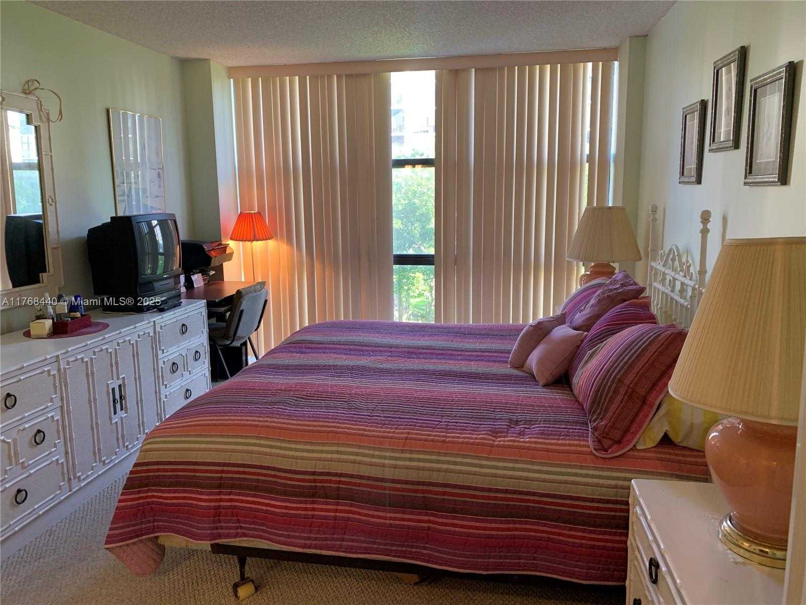 Small Image of 16919 NORTH BAY RD #307, Sunny Isles Beach Number 17
