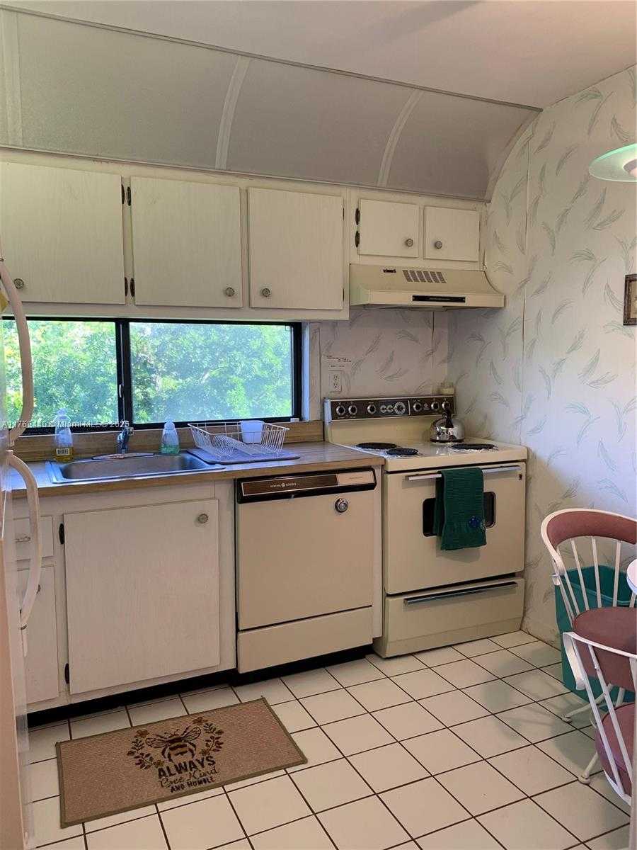 Small Image of 16919 NORTH BAY RD #307, Sunny Isles Beach Number 24