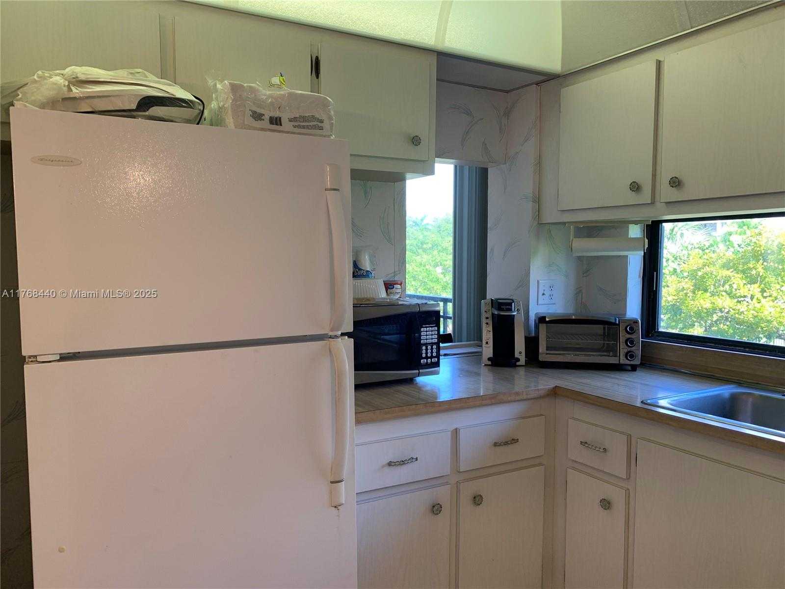Small Image of 16919 NORTH BAY RD #307, Sunny Isles Beach Number 26