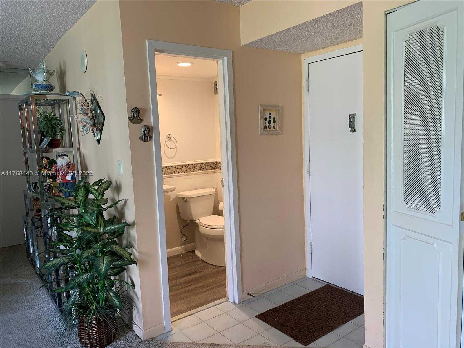 Small Image of 16919 NORTH BAY RD #307, Sunny Isles Beach Number 38
