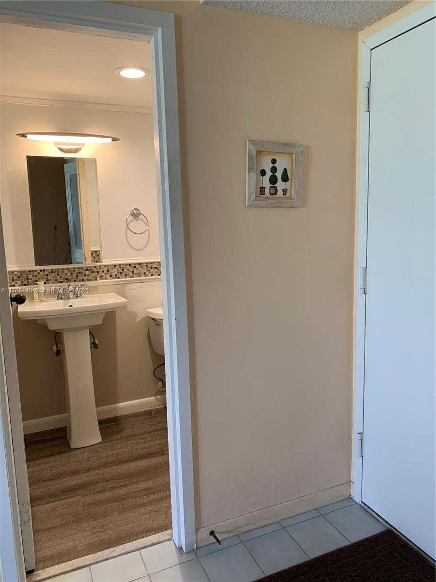 Small Image of 16919 NORTH BAY RD #307, Sunny Isles Beach Number 39