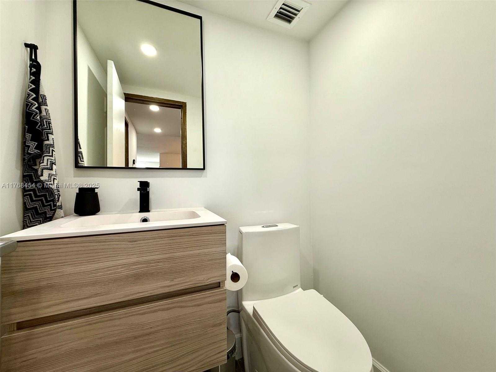 Small Image of 1500 BAY RD #540S, Miami Beach Number 11