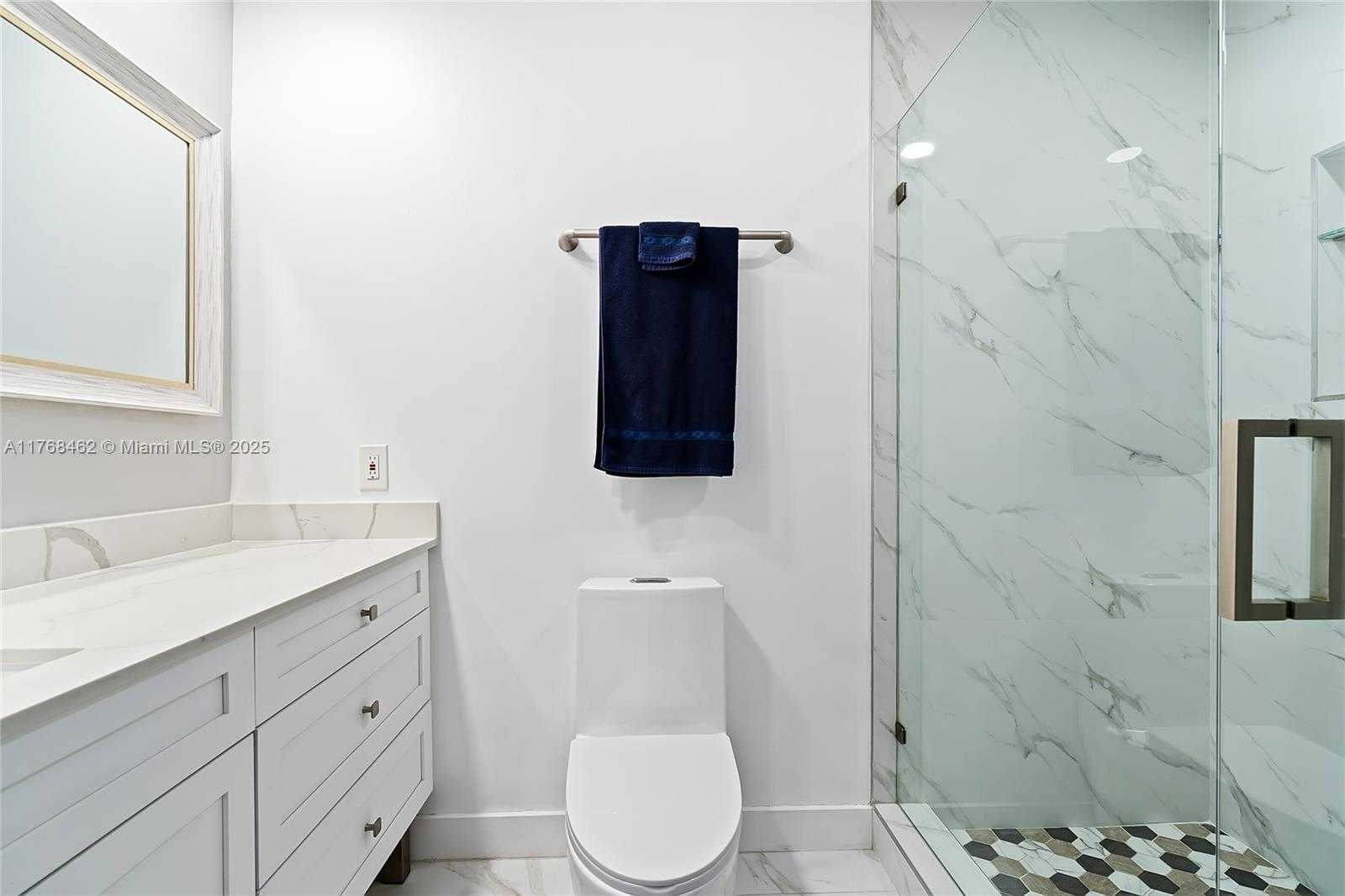Small Image of 3952 FARRAGUT ST #3952, Hollywood Number 13