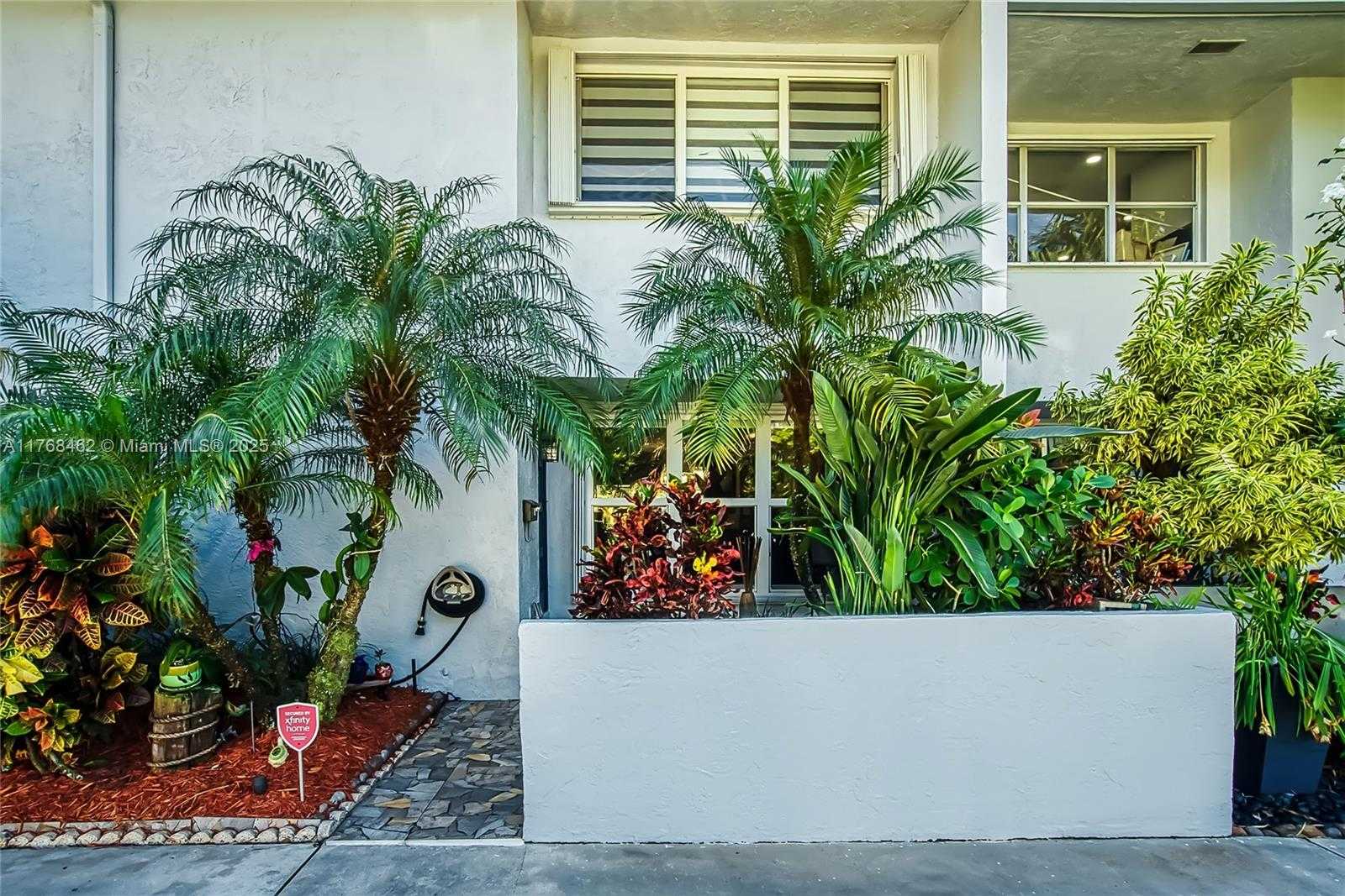 Small Image of 3952 FARRAGUT ST #3952, Hollywood Number 17