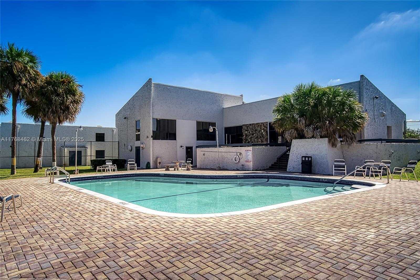 Small Image of 3952 FARRAGUT ST #3952, Hollywood Number 22
