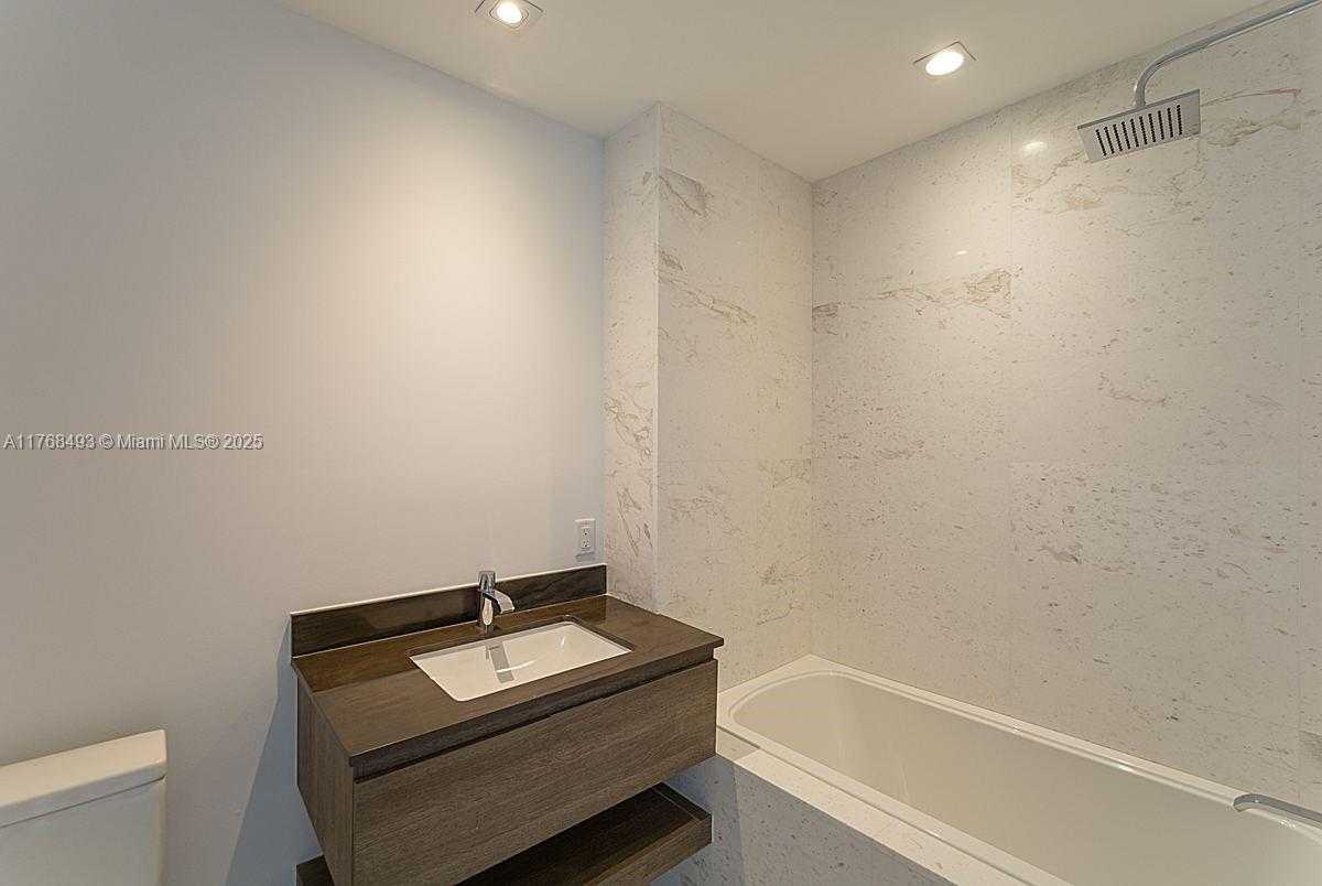 Small Image of 360 OCEAN DR #1004S, Key Biscayne Number 14