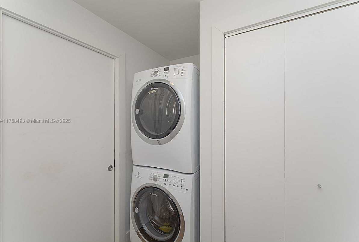 Small Image of 360 OCEAN DR #1004S, Key Biscayne Number 21