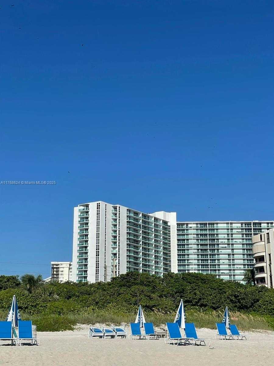 Small Image of 100 BAYVIEW DR #2130, Sunny Isles Beach Number 12
