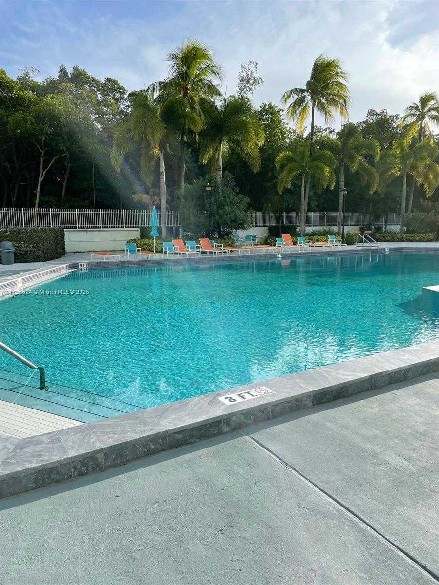Small Image of 100 BAYVIEW DR #2130, Sunny Isles Beach Number 13
