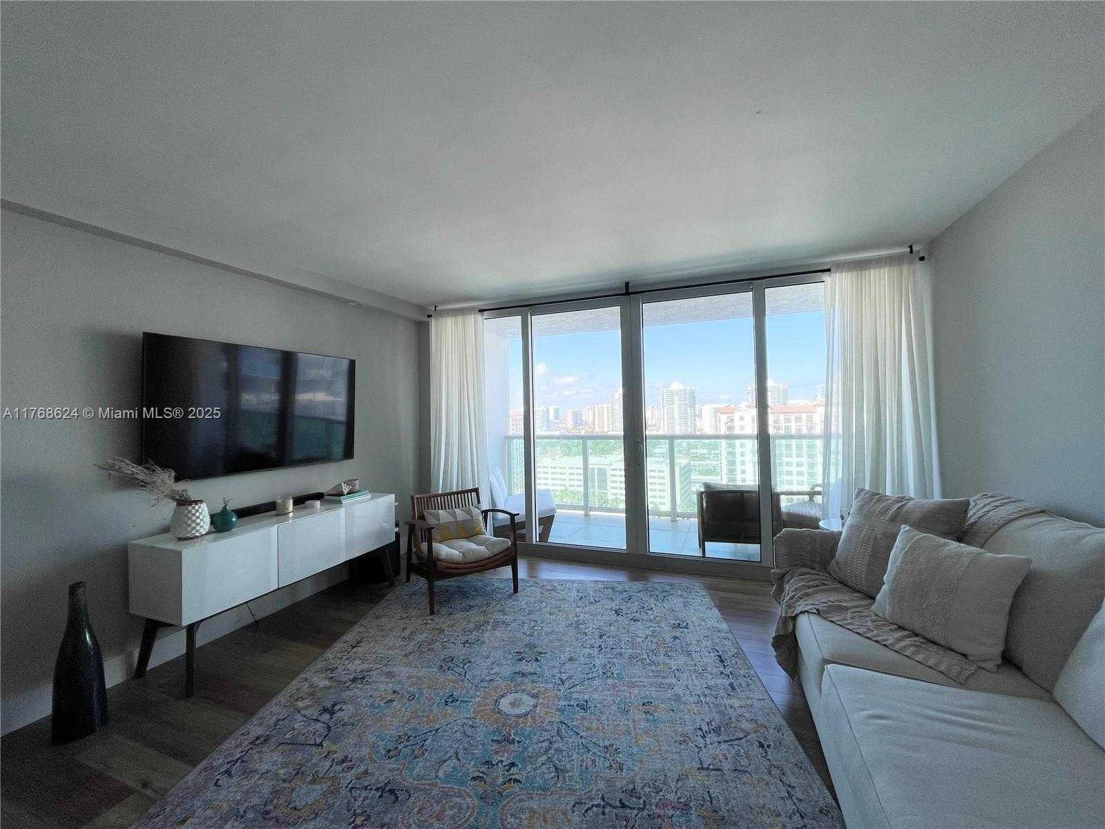 Small Image of 100 BAYVIEW DR #2130, Sunny Isles Beach Number 4