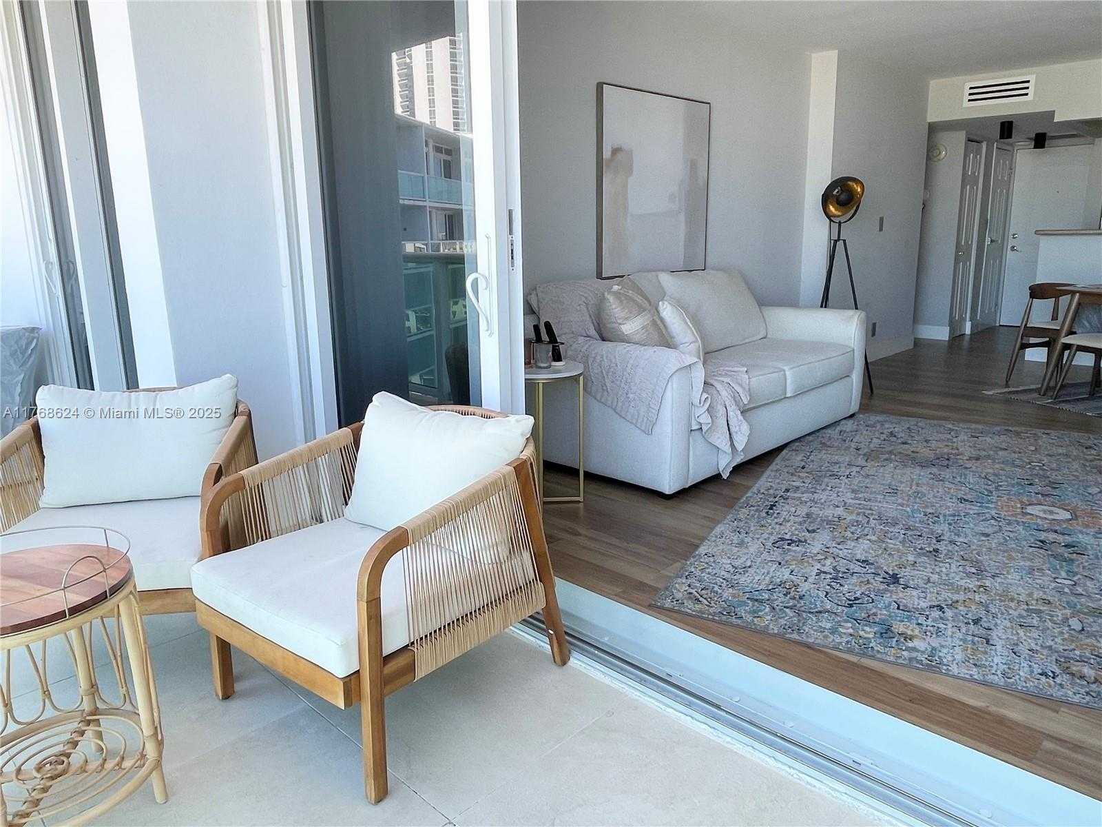 Small Image of 100 BAYVIEW DR #2130, Sunny Isles Beach Number 9