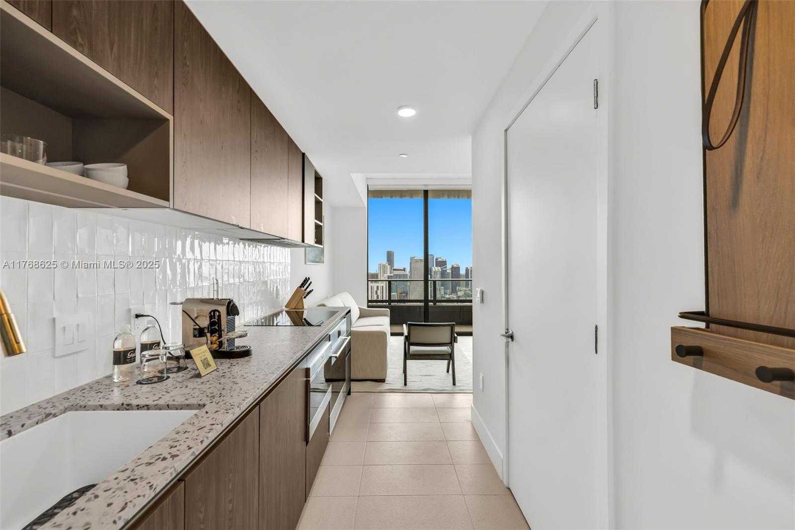 Small Image of 601 NORTH EAST 1ST AVE #LPH 4814, Miami Number 7