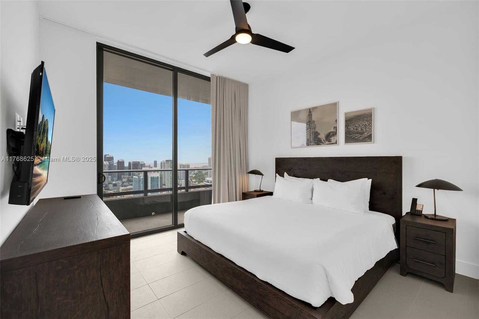 Small Image of 601 NORTH EAST 1ST AVE #LPH 4814, Miami Number 9