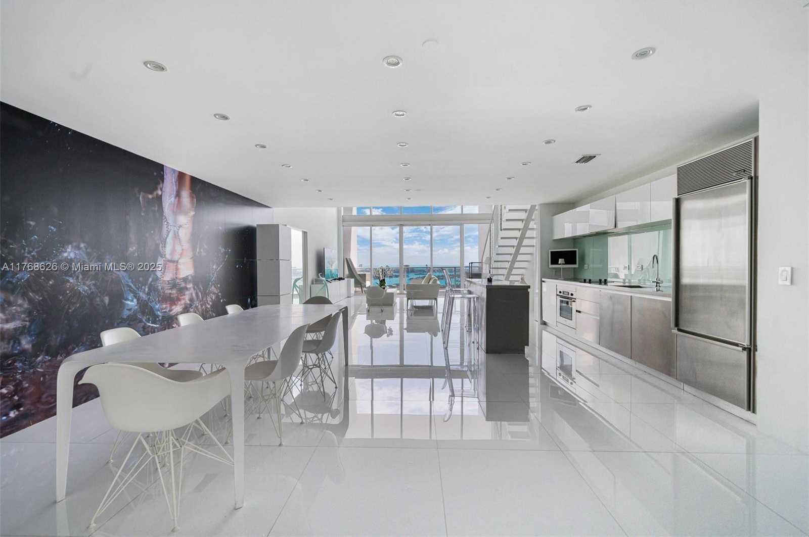 Small Image of 1040 BISCAYNE BLVD #3602, Miami Number 11