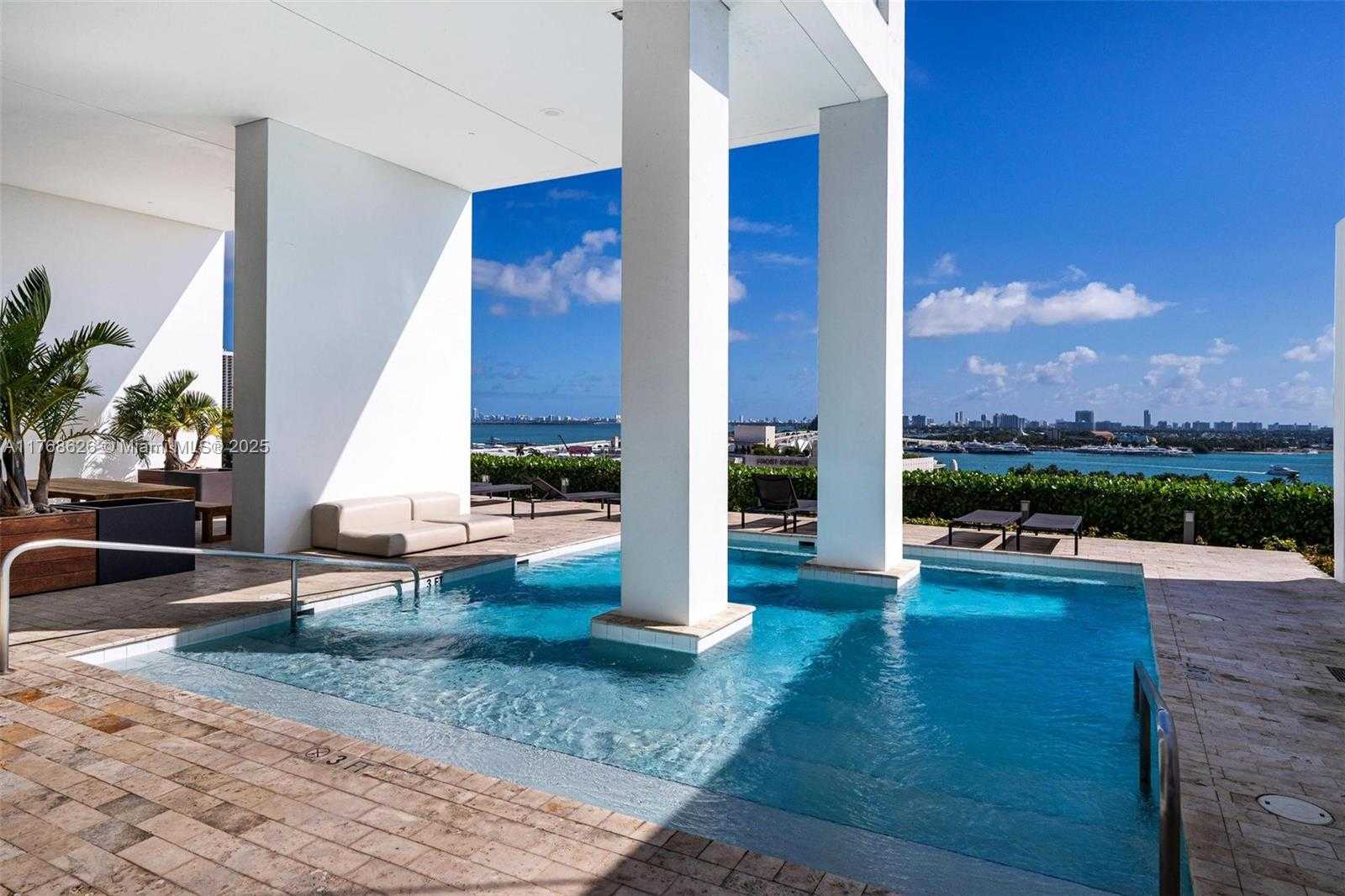 Small Image of 1040 BISCAYNE BLVD #3602, Miami Number 16