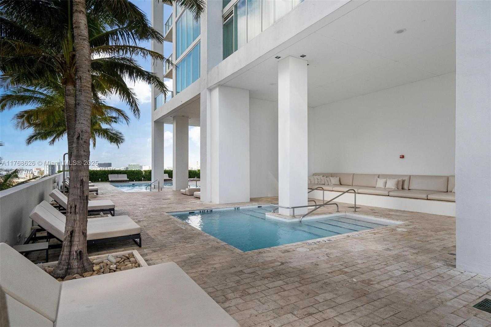 Small Image of 1040 BISCAYNE BLVD #3602, Miami Number 17