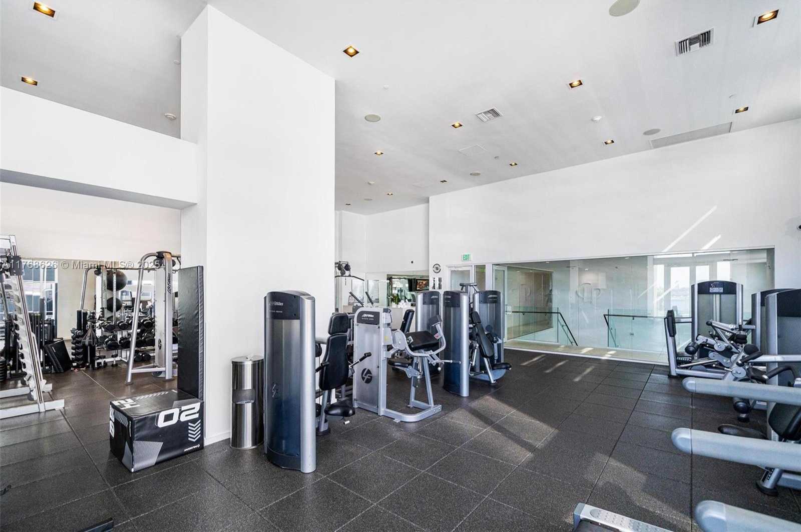 Small Image of 1040 BISCAYNE BLVD #3602, Miami Number 19