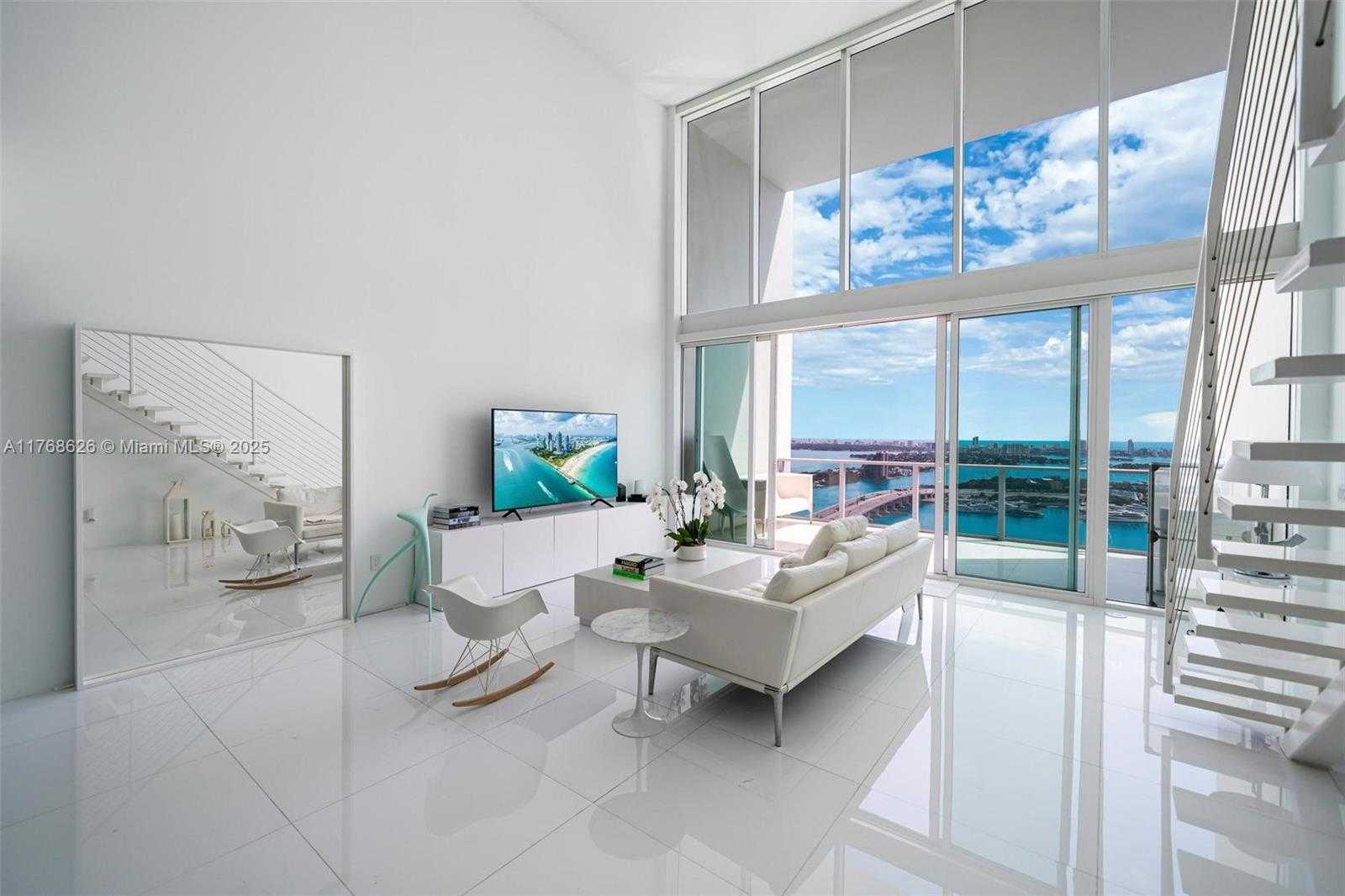 Small Image of 1040 BISCAYNE BLVD #3602, Miami Number 2