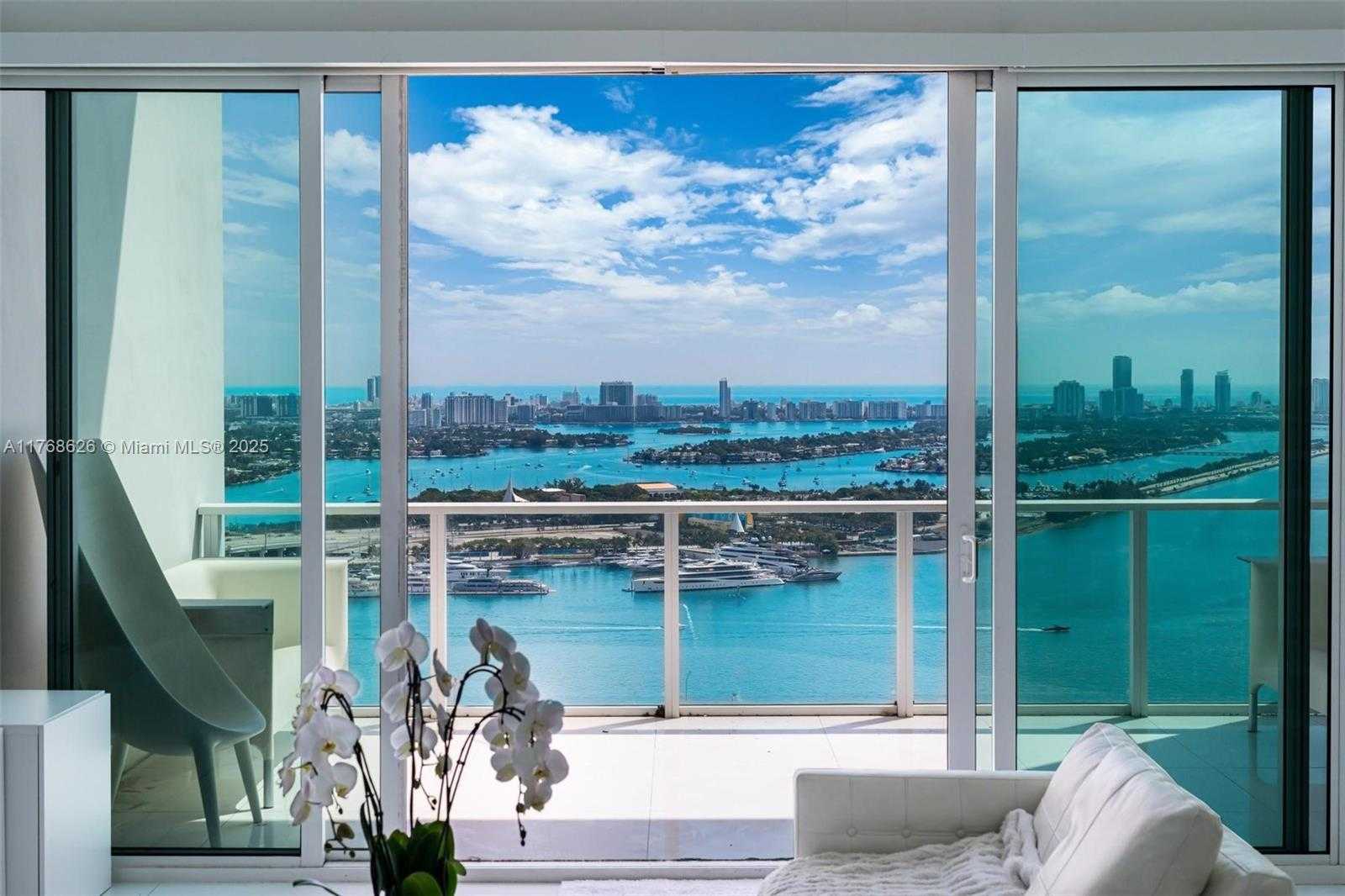 Small Image of 1040 BISCAYNE BLVD #3602, Miami Number 4