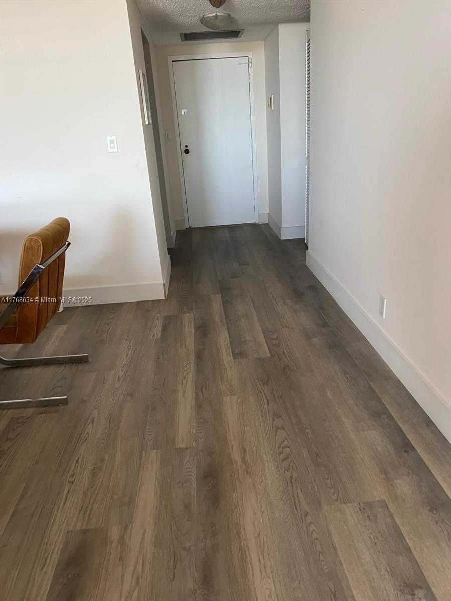Small Image of 2500 PARKVIEW DR #1610, Hallandale Beach Number 11
