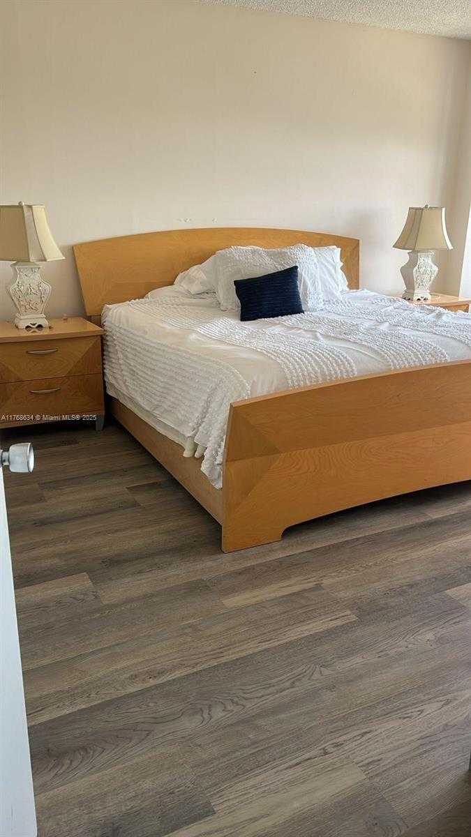 Small Image of 2500 PARKVIEW DR #1610, Hallandale Beach Number 14