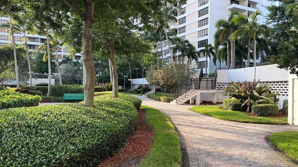 Small Image of 2500 PARKVIEW DR #1610, Hallandale Beach Number 18