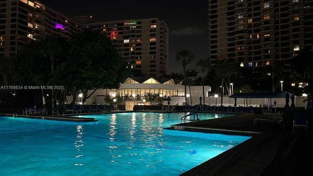 Small Image of 2500 PARKVIEW DR #1610, Hallandale Beach Number 24