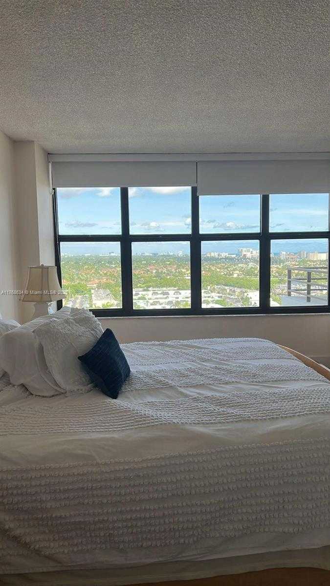 Small Image of 2500 PARKVIEW DR #1610, Hallandale Beach Number 3
