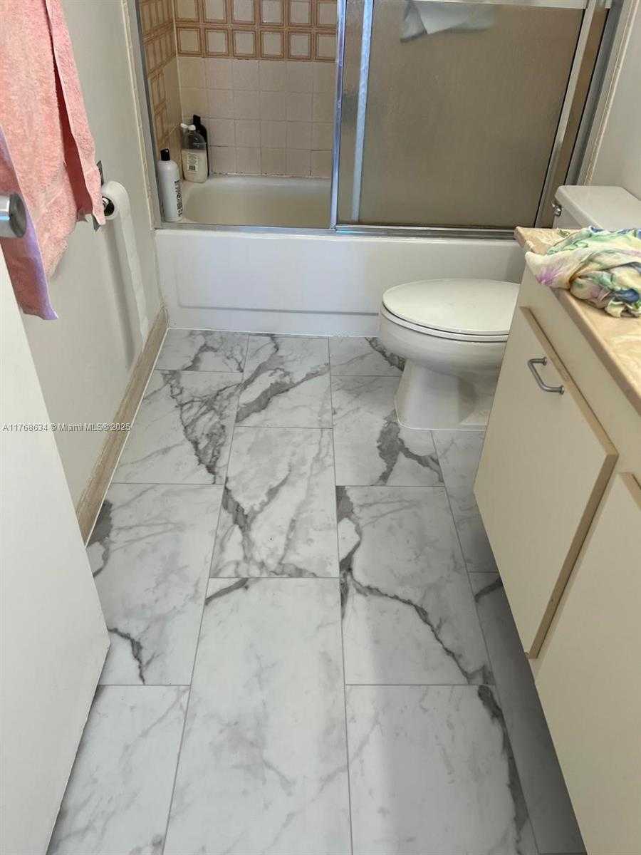 Small Image of 2500 PARKVIEW DR #1610, Hallandale Beach Number 5