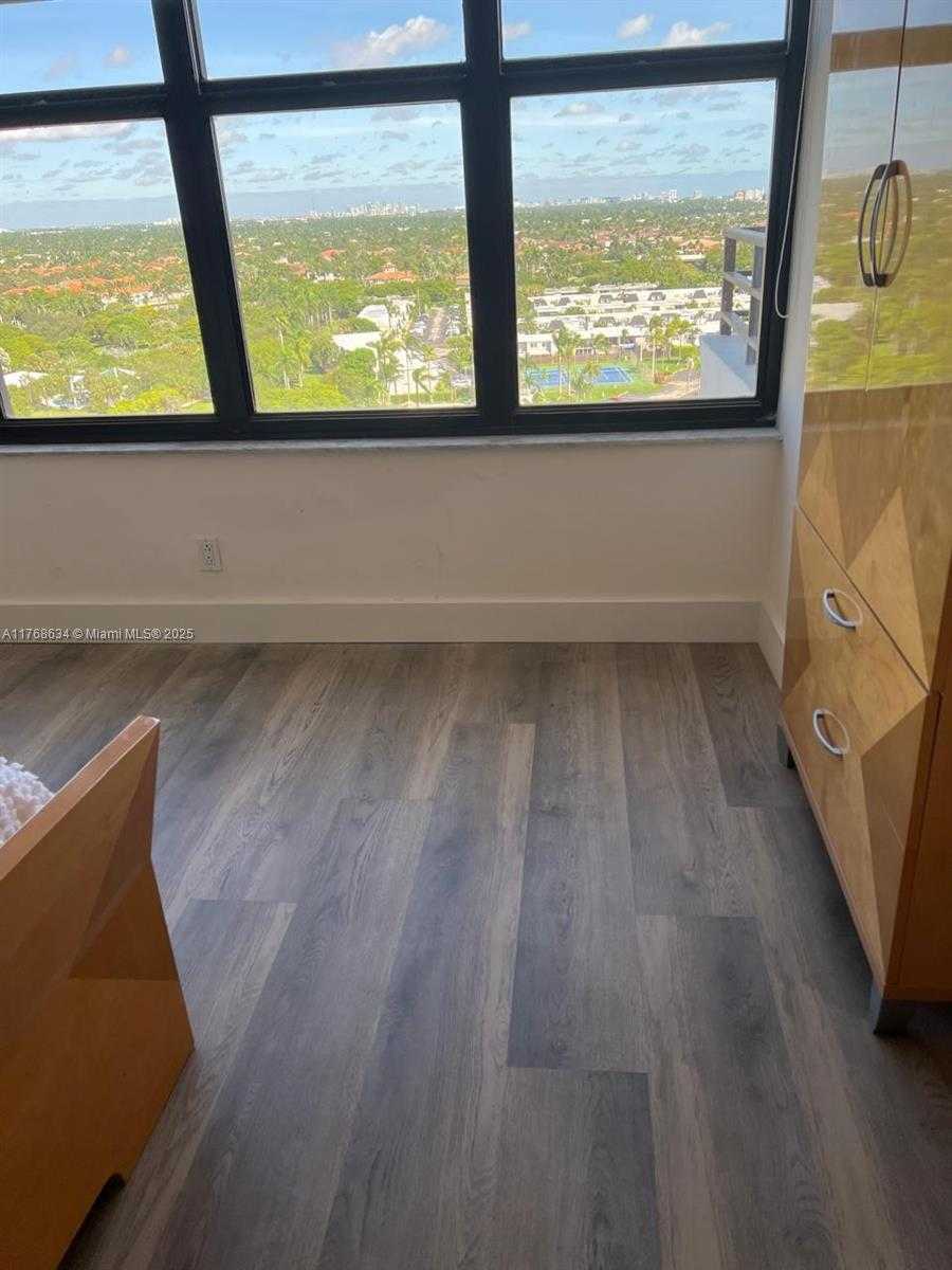 Small Image of 2500 PARKVIEW DR #1610, Hallandale Beach Number 7