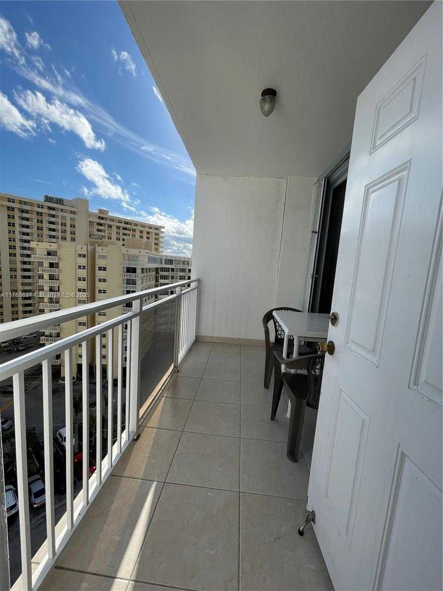 Small Image of 1801 SOUTH OCEAN DR #PH40, Hallandale Beach Number 21