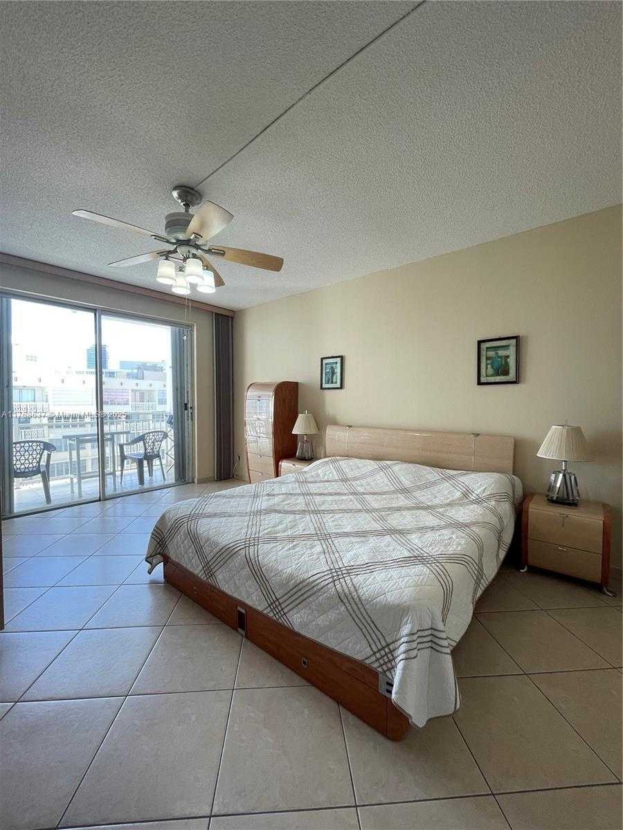 Small Image of 1801 SOUTH OCEAN DR #PH40, Hallandale Beach Number 29