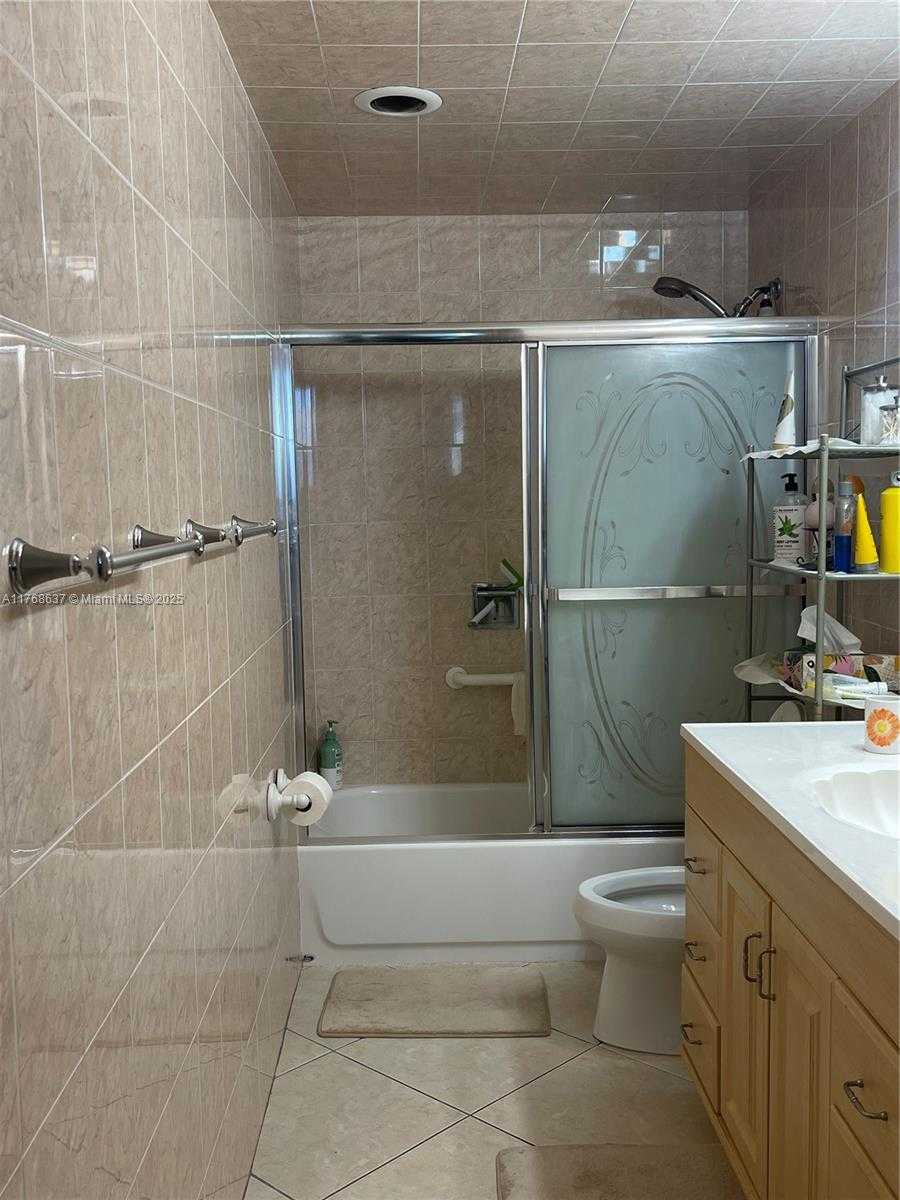 Small Image of 1801 SOUTH OCEAN DR #PH40, Hallandale Beach Number 30