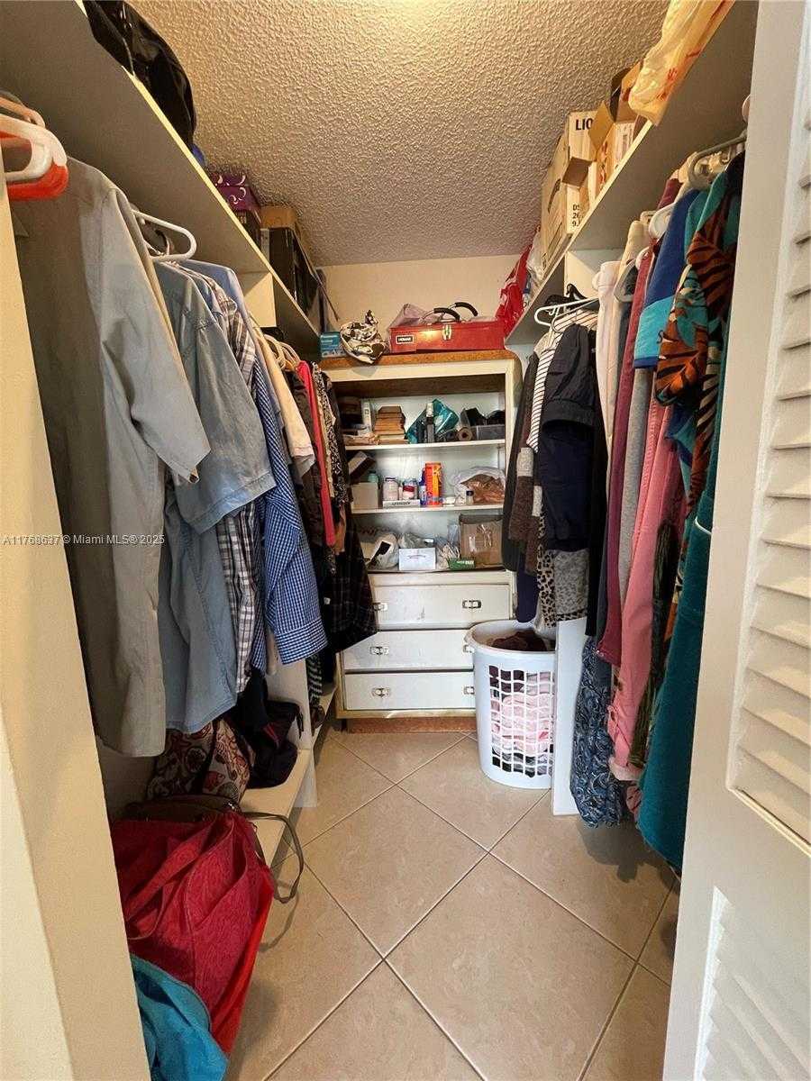 Small Image of 1801 SOUTH OCEAN DR #PH40, Hallandale Beach Number 44