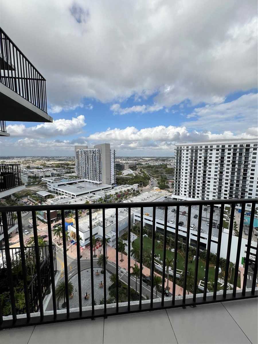 Small Image of 5252 NORTH WEST 85TH AVE #1703, Doral Number 7