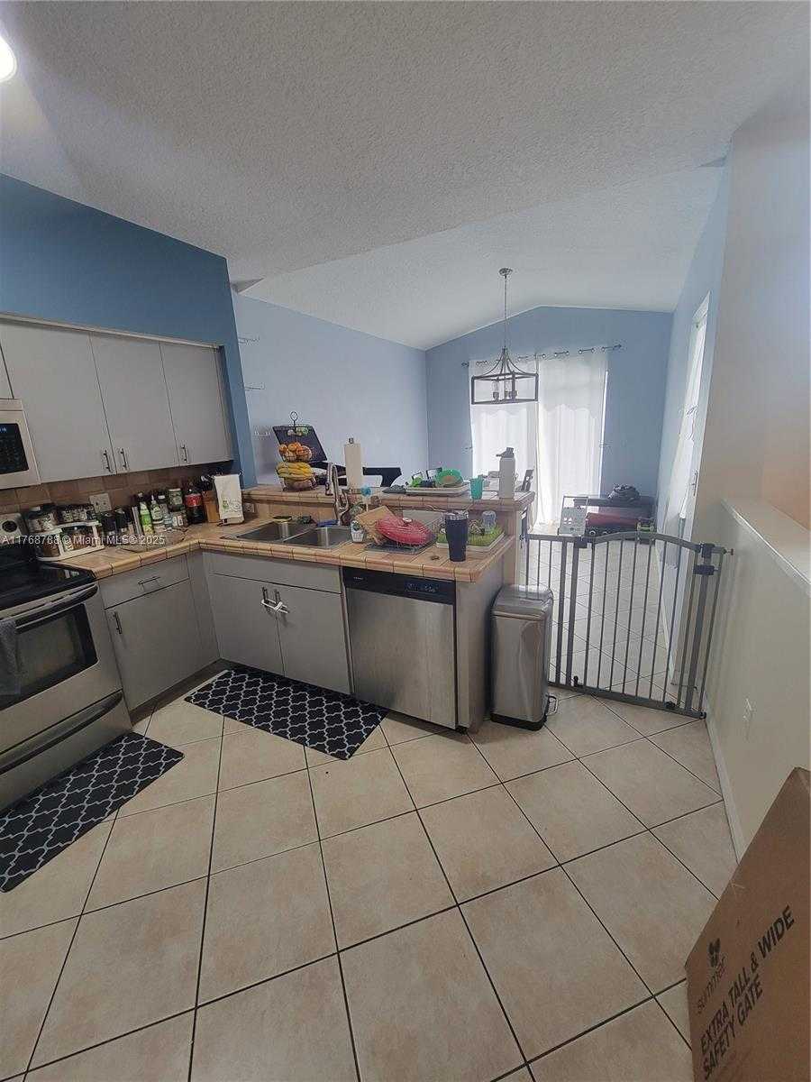 Small Image of 10101 SOUTH WEST 154TH CIR CT #106-11, Miami Number 12