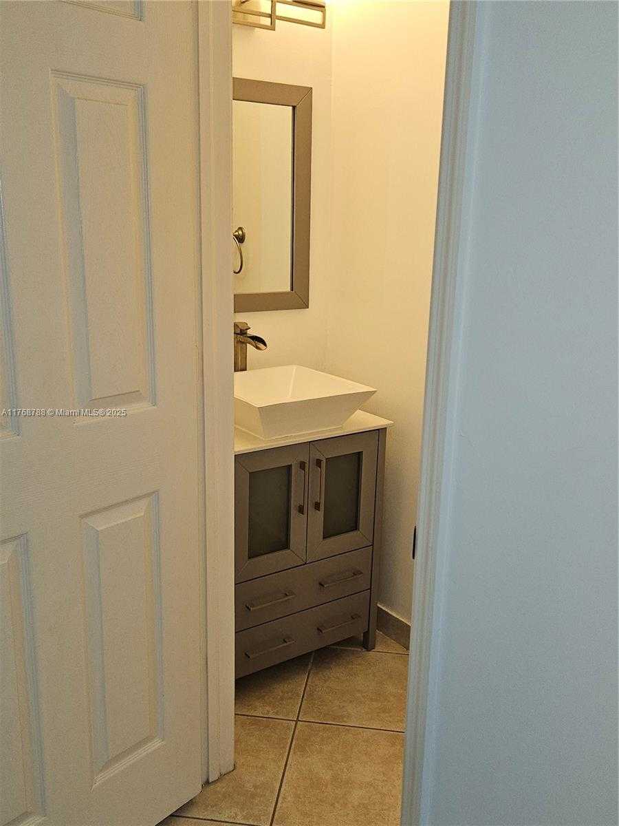 Small Image of 10101 SOUTH WEST 154TH CIR CT #106-11, Miami Number 25