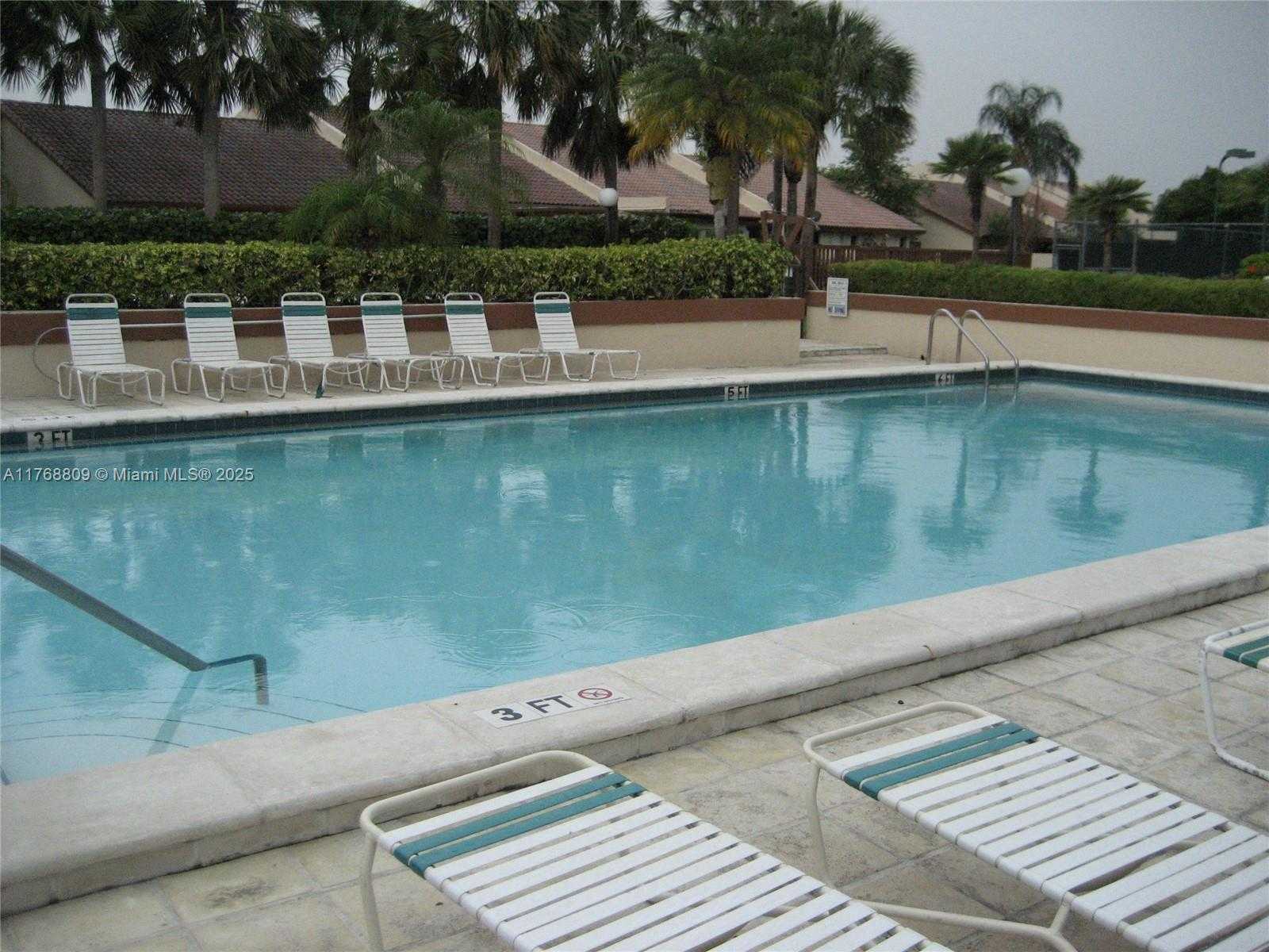 Small Image of 8589 SOUTH WEST 115 PL, Miami Number 10