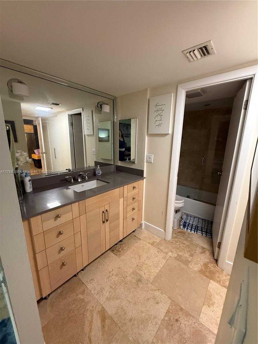 Small Image of 20335 WEST COUNTRY CLUB #1208, Aventura Number 11