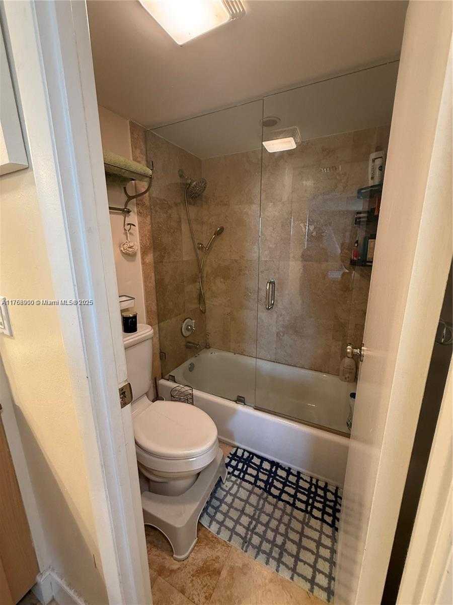 Small Image of 20335 WEST COUNTRY CLUB #1208, Aventura Number 12