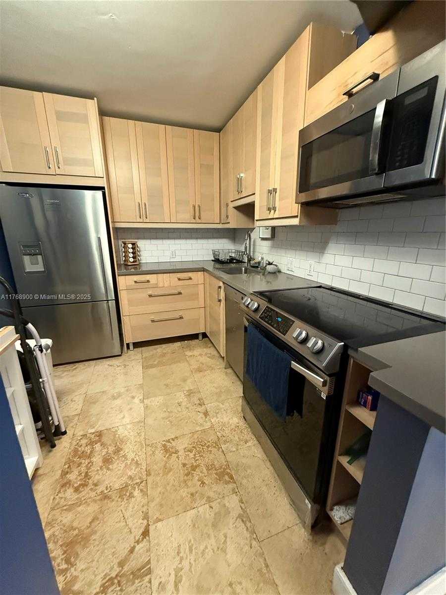 Small Image of 20335 WEST COUNTRY CLUB #1208, Aventura Number 6