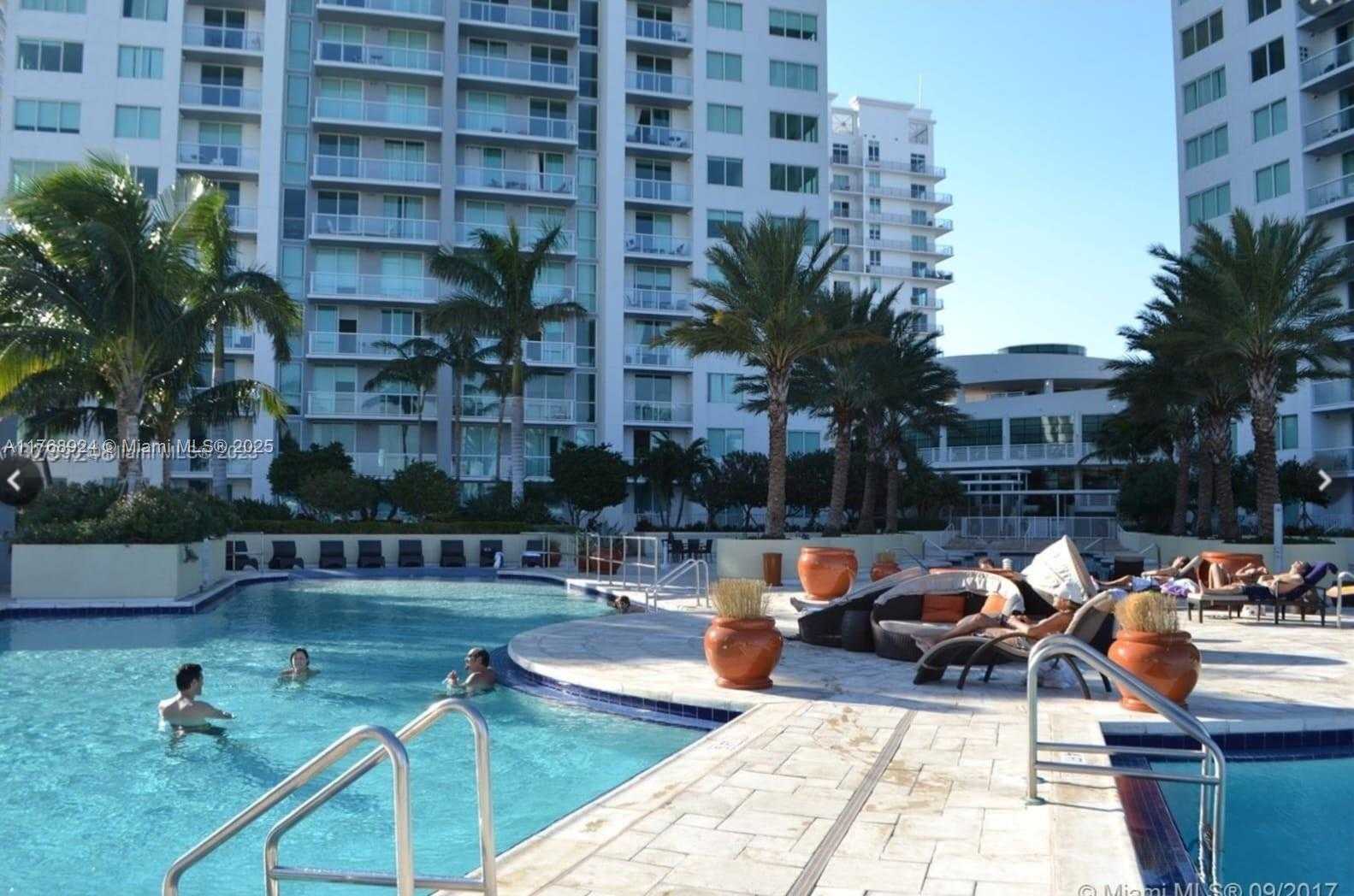Small Image of 253 NE 2nd St, Miami, FL 33132, USA Number 10