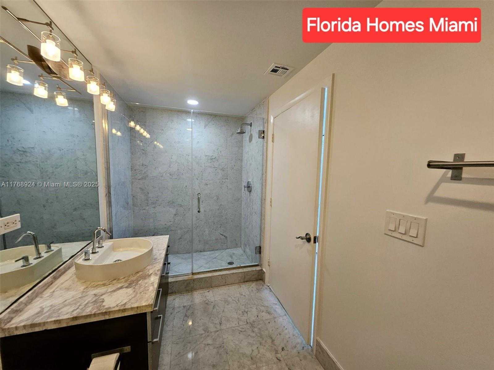 Small Image of 253 NE 2nd St, Miami, FL 33132, USA Number 14