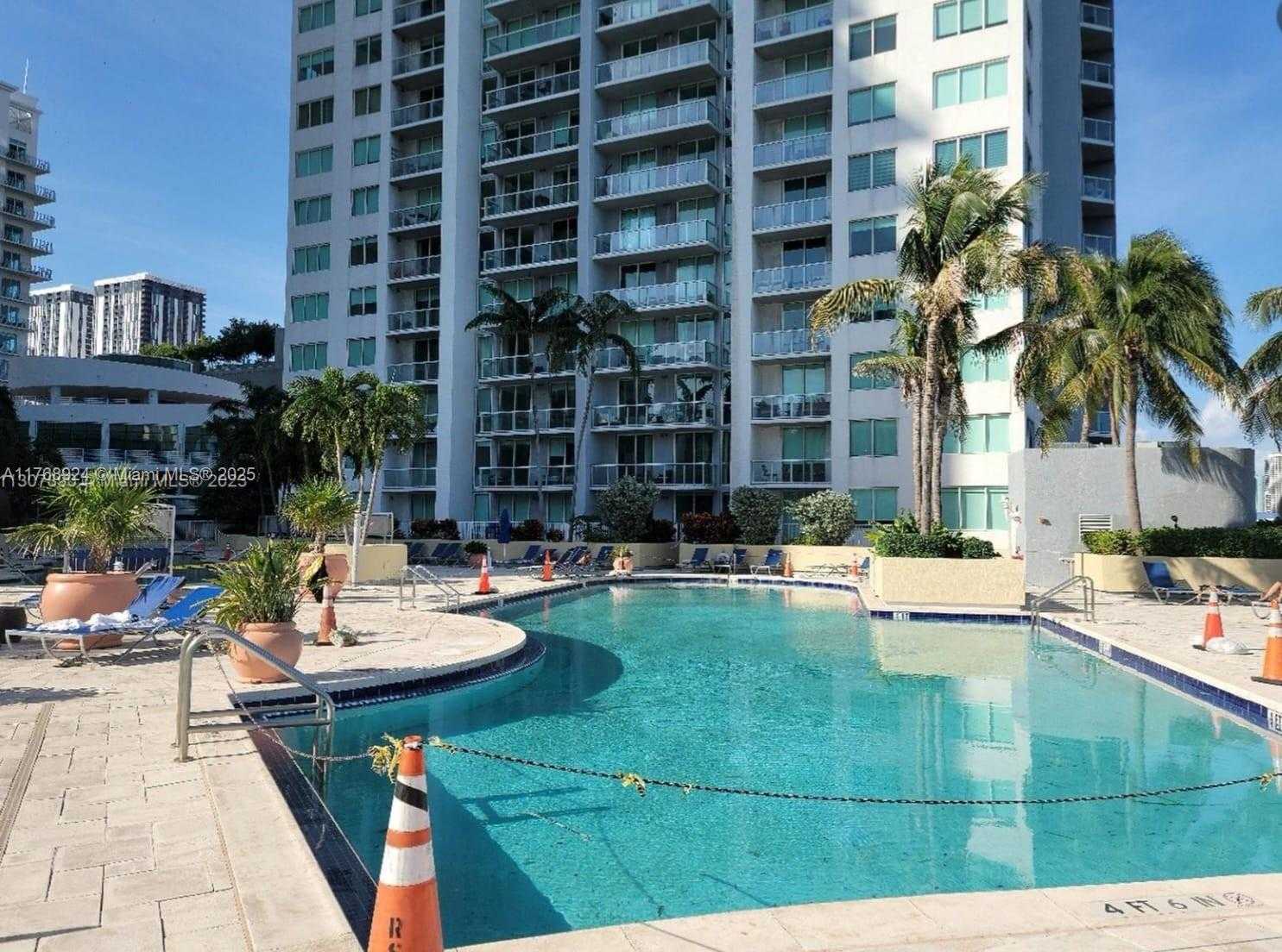 Small Image of 253 NE 2nd St, Miami, FL 33132, USA Number 4