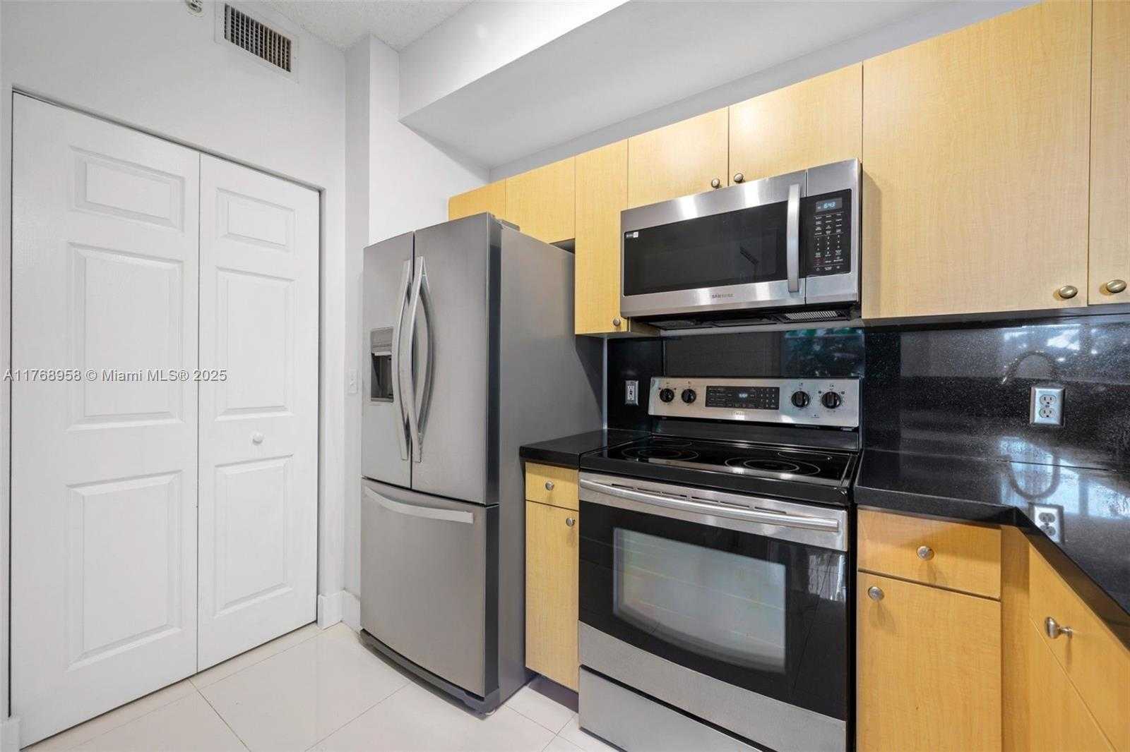Small Image of 1900 VAN BUREN ST #106B, Hollywood Number 21