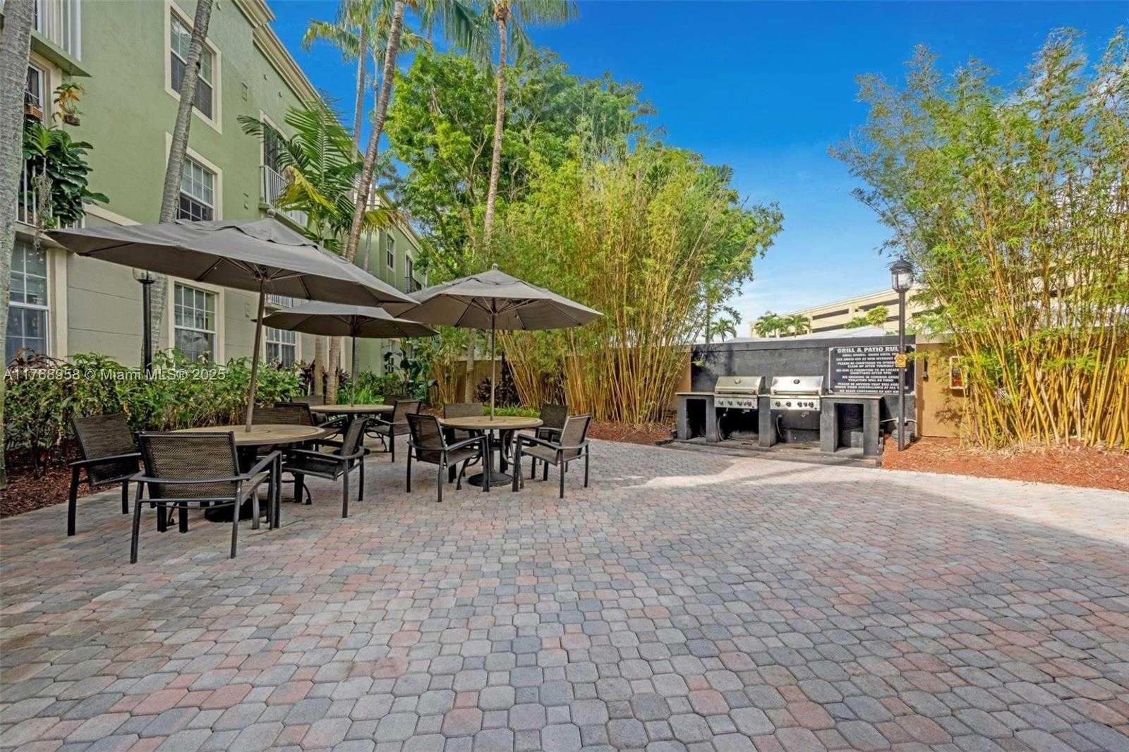 Small Image of 1900 VAN BUREN ST #106B, Hollywood Number 4