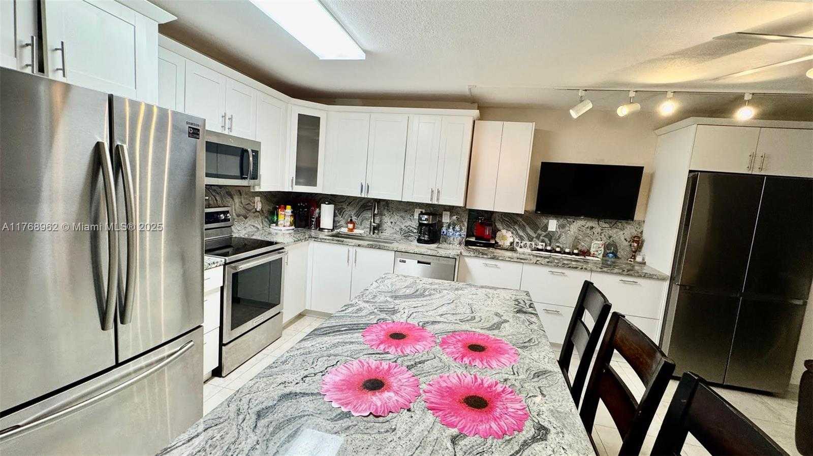 Small Image of 20381 NORTH EAST 30TH AVE #118-7, Aventura Number 3
